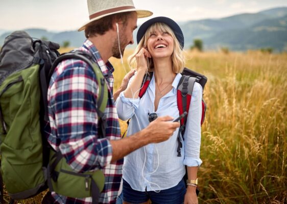 99 Engagement Pictures & Poses (Guaranteed To Make Your 